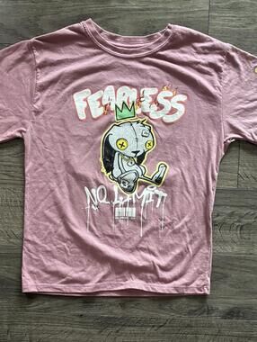 Fearless no limit pink graphic shirt